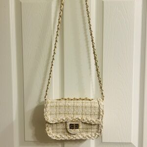 Elegant Cream Tweed Shoulder Bag